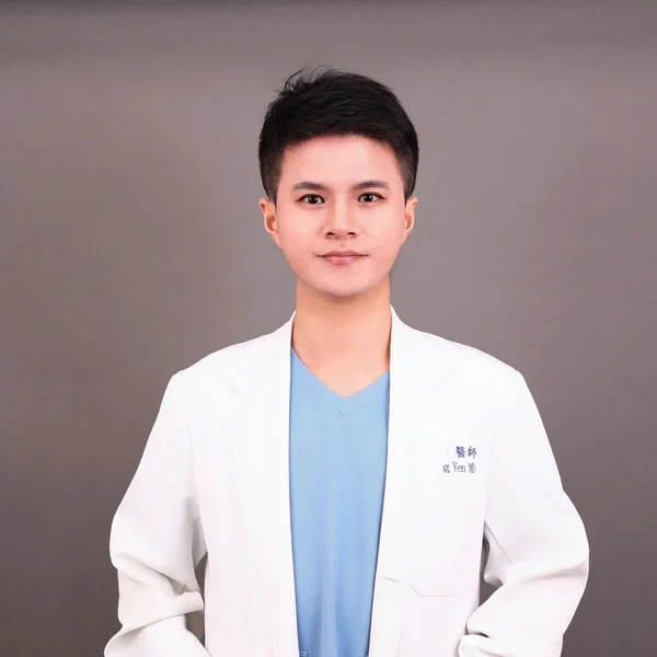 嚴啟峰醫師 - 中華民國皮膚科專科醫師，麗式診所主治醫師